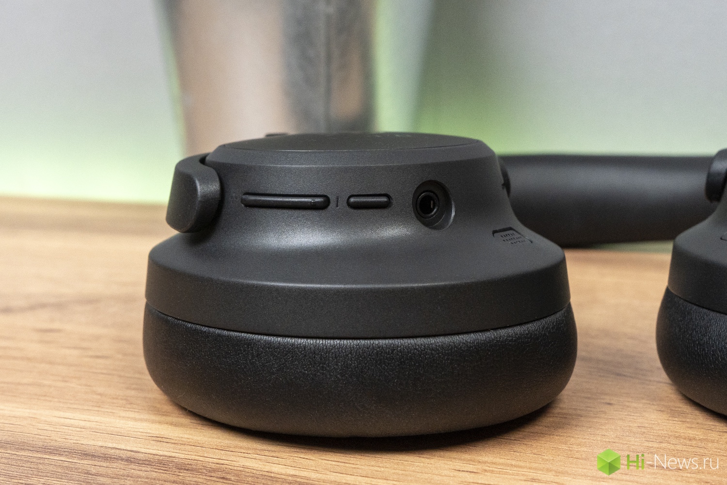 Первое впечатление от наушников Урал. Даже мелкие детали сделаны вполне прилично. Фото.