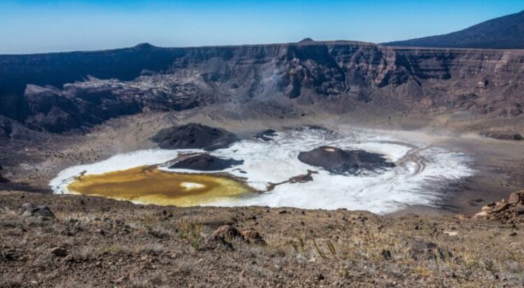 Потухший вулкан в Сахаре. Тот самый череп с другого ракурса. Источник фотографии: Science Alert. Потухший вулкан в Сахаре. Тот самый череп с другого ракурса. Источник фотографии: Science Alert. Фото.
