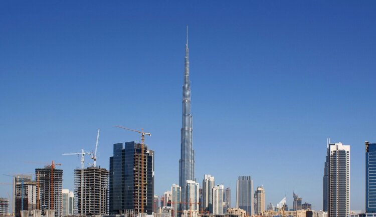 Стоимость Бурдж-Халифы. Панорамный снимок на башню Бурдж-Халифа. Источник изображения: wikimedia.org. Стоимость Бурдж-Халифы. Панорамный снимок на башню Бурдж-Халифа. Источник изображения: wikimedia.org. Фото.