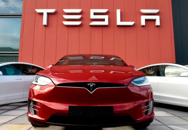 Почему Tesla не рекламирует свои автомобили, но о них знают все. Фото.