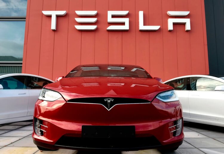 Почему Tesla не рекламирует свои автомобили, но о них знают все. Почему Tesla обходится без рекламы — и всё равно продаёт больше всех. Источник изображения: businessinsider.com. Фото.
