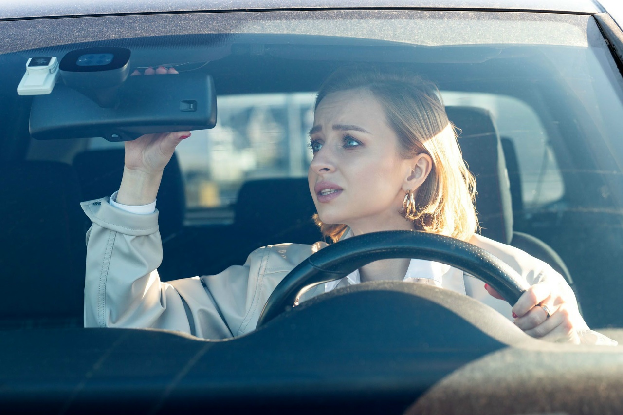 Как понять, что за вами следят во время вождения, и что делать дальше