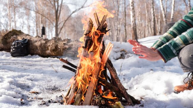 Почему в мороз легче загорается костёр: простая физика в деле. Фото.
