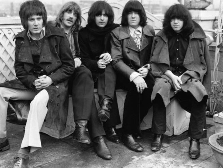 Концерт Deep Purple в 1972 году. Первый состав группы Deep Purple. Источник изображения: wikimedia.org. Концерт Deep Purple в 1972 году. Первый состав группы Deep Purple. Источник изображения: wikimedia.org. Фото.