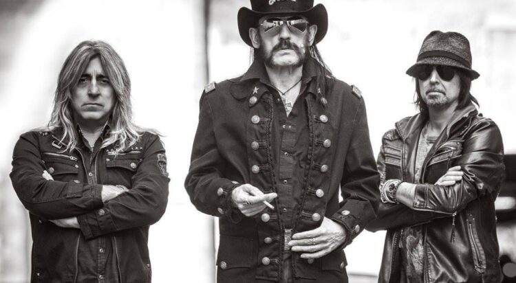 Концерт Motörhead в 1984 году. Группа Motörhead. Источник изображения: loudersound.com. Концерт Motörhead в 1984 году. Группа Motörhead. Источник изображения: loudersound.com. Фото.