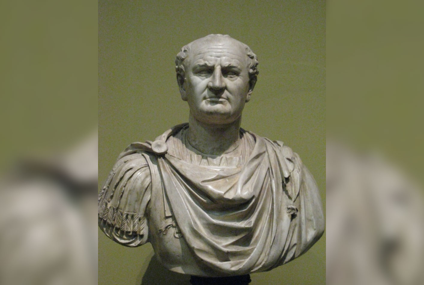 Кто придумал выражение деньги не пахну. Бюст Веспасиана. Источник изображения: wikipedia.org. Фото.