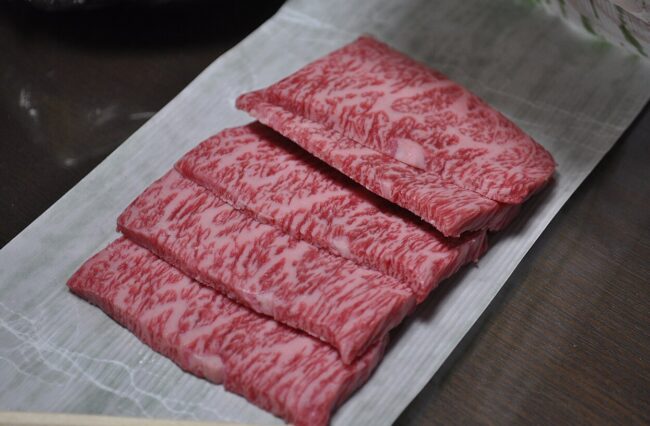 Чем мраморная говядина отличается от обычной и сколько она стоит. Фото.