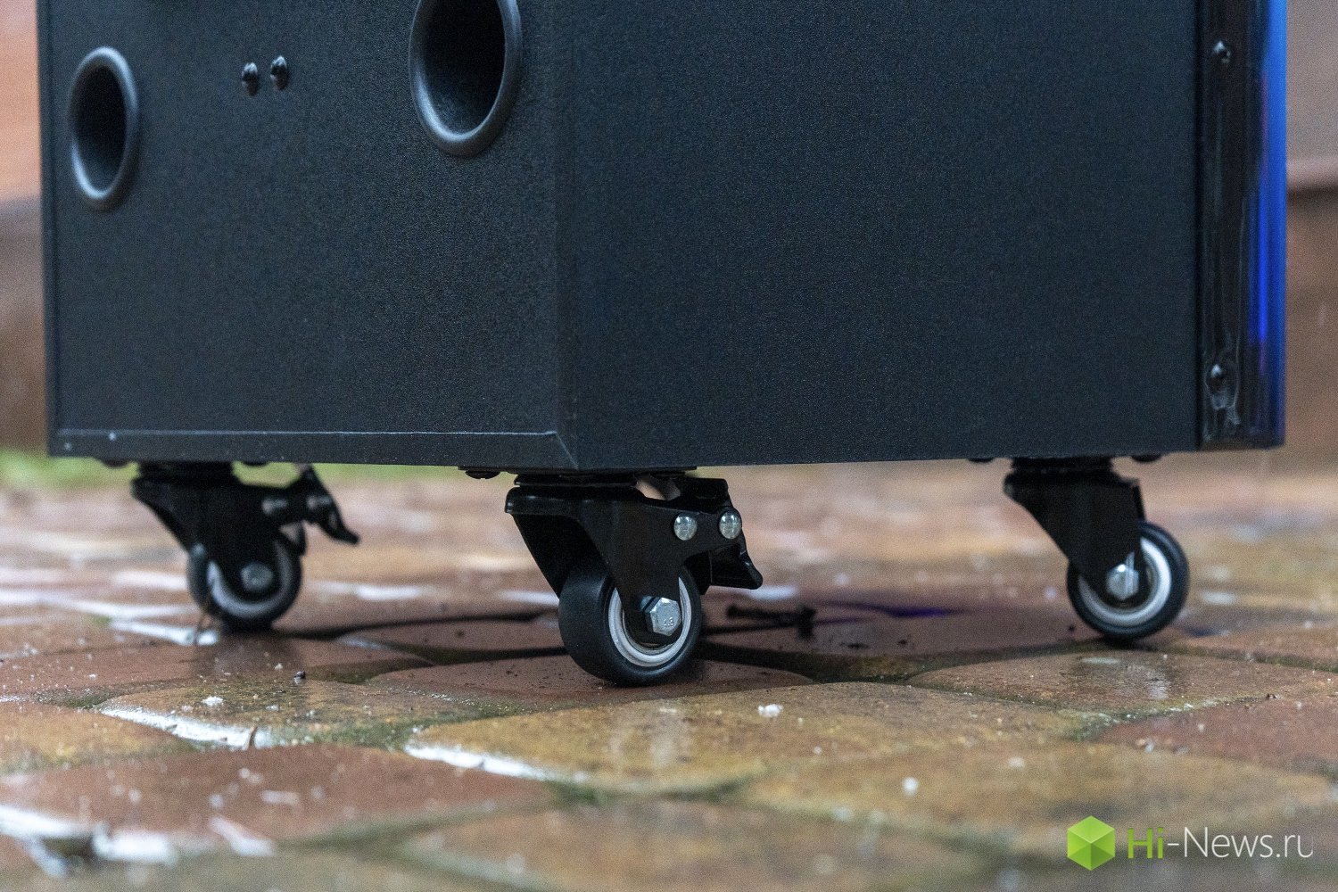 Колосе крутятся во все стороны, но если надо, их можно заблокировать. Фото.