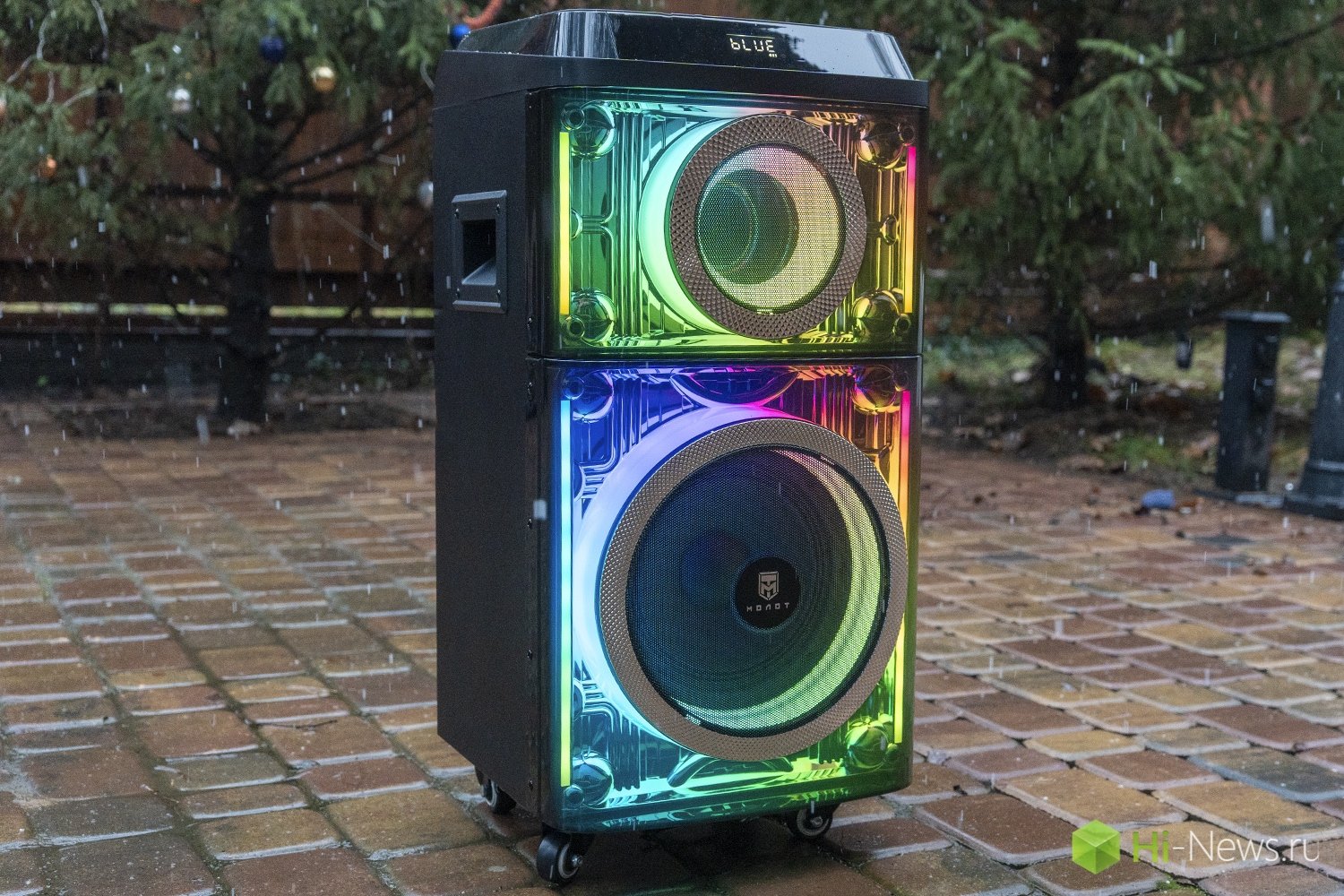 Корпус плотно сбитый и выглядит надежным. Фото.