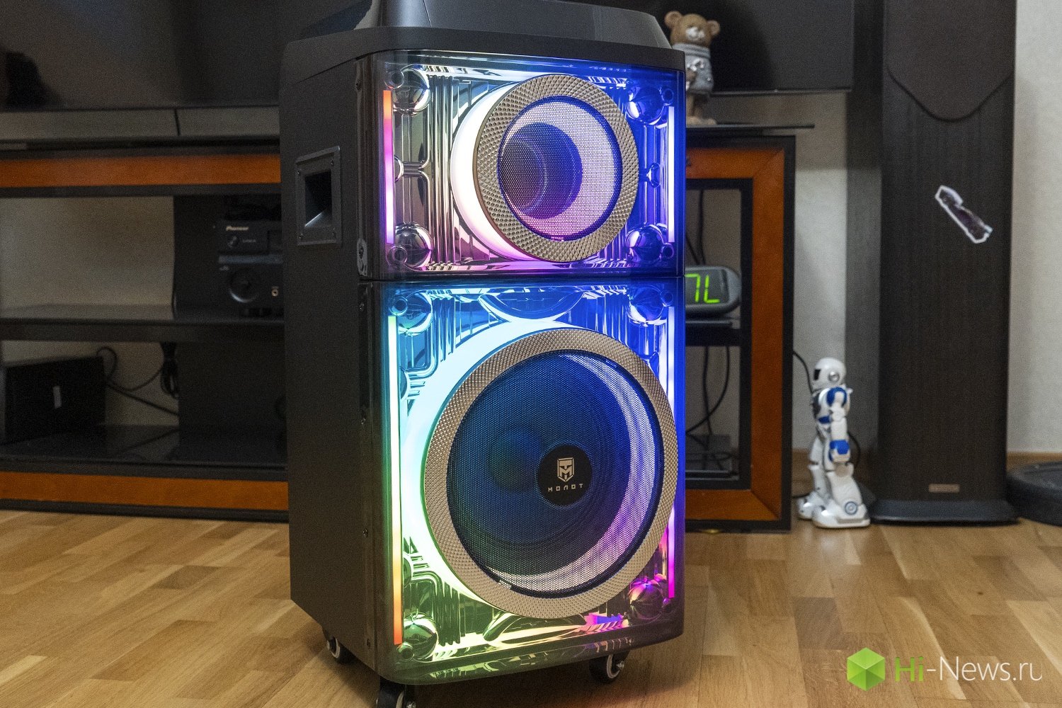 Не только звучит, но и светится. Фото.