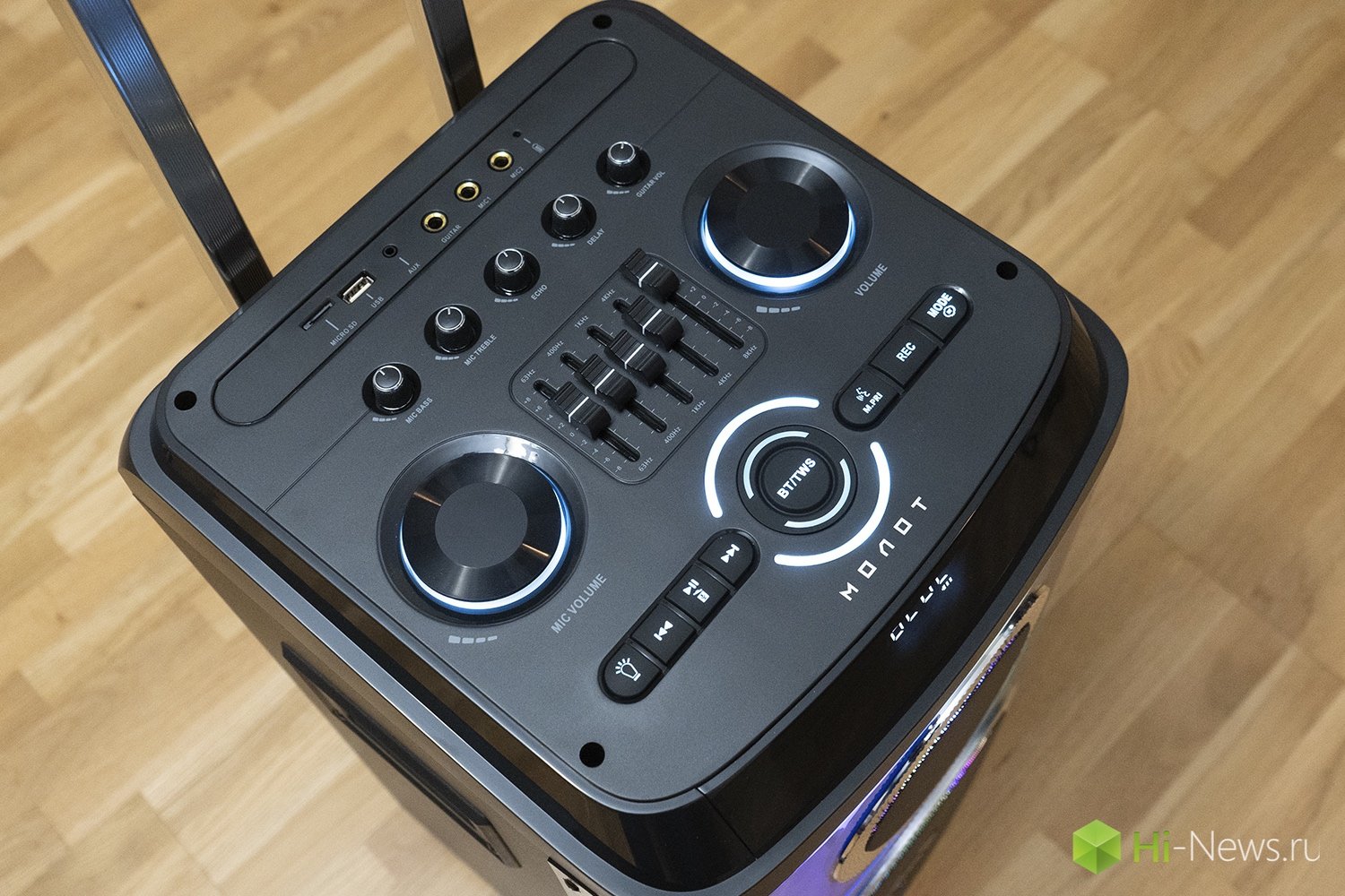 Все органы управления на верхней части. Фото.