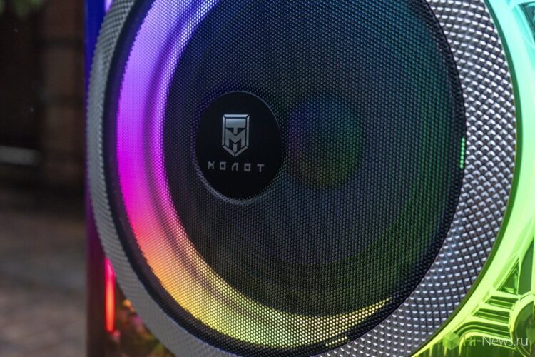 Как звучит Урал Молот 203. Большие динамики дают много звука. Фото.