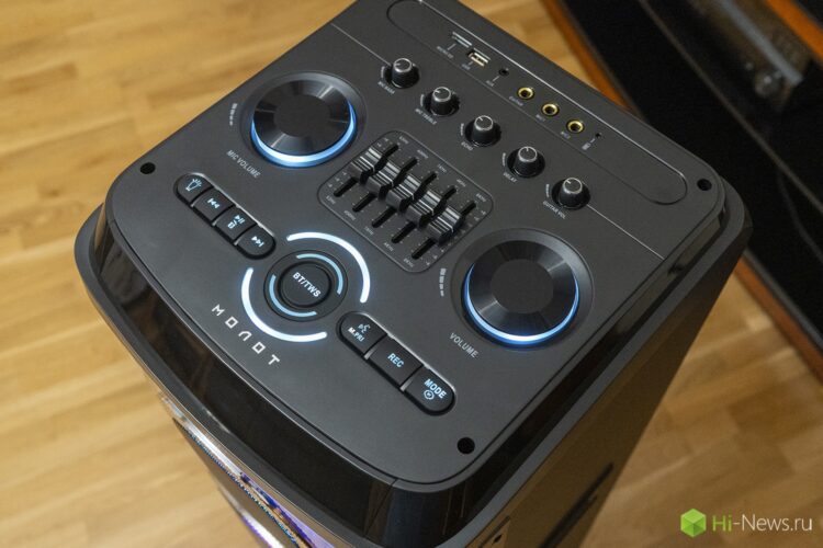 Внешний вид и конструкция корпуса. Органов управления достаточно много. Фото.