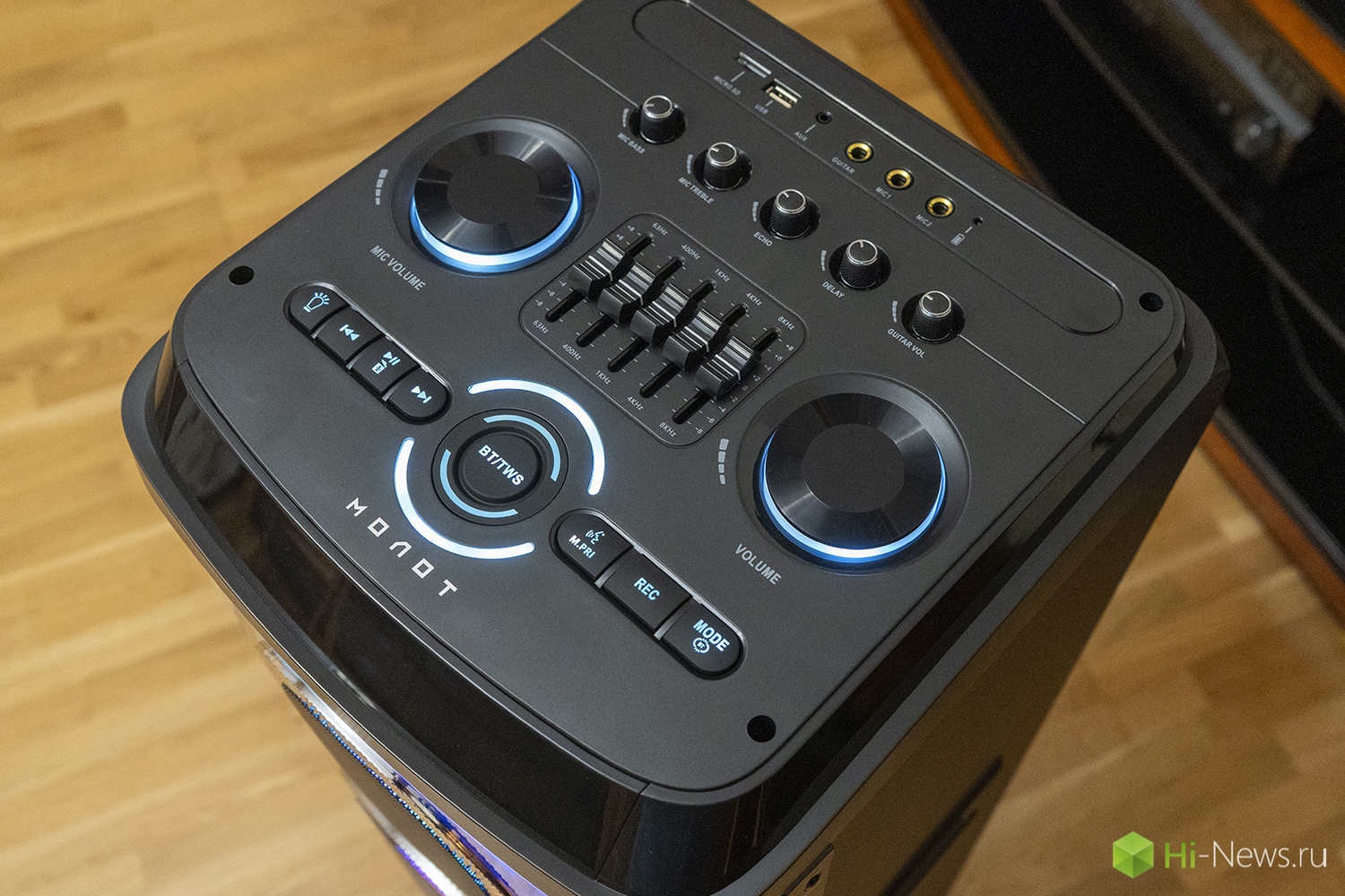 Органов управления достаточно много. Фото.