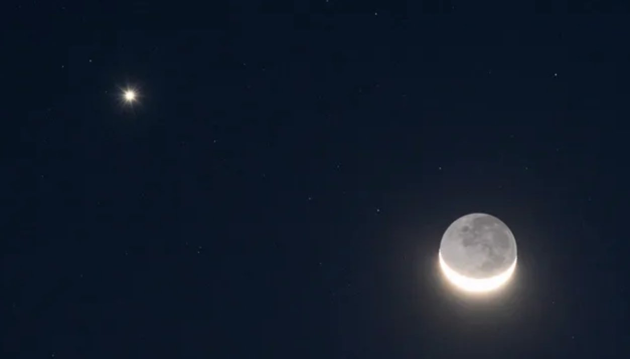 Почему планета Венера такая яркая?