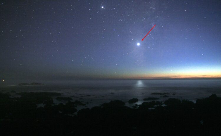 Почему Венера отражает много света. Венера отражается в водах Тихого океана. Источник изображения: wikimedia.org. Фото.