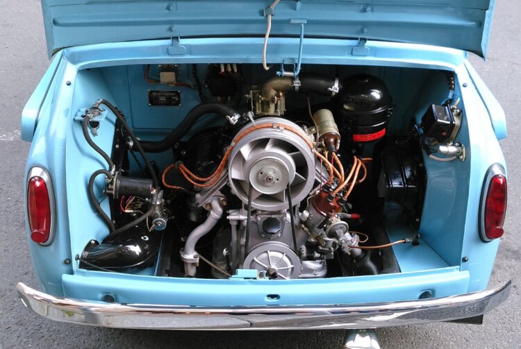 Почему раньше двигатель устанавливали сзади. Двигатель автомобиля ЗАЗ-965. Источник: wikipedia.org. Почему раньше двигатель устанавливали сзади. Двигатель автомобиля ЗАЗ-965. Источник: wikipedia.org. Фото.