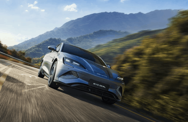 Tesla все! BYD стала крупнейшим производителем электромобилей в мире. Фото.