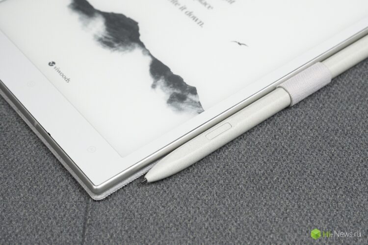 Функции письма от руки. В чехле есть удобное место для хранения стилуса. Но есть и магнитное крепление к самому планшету. Фото.