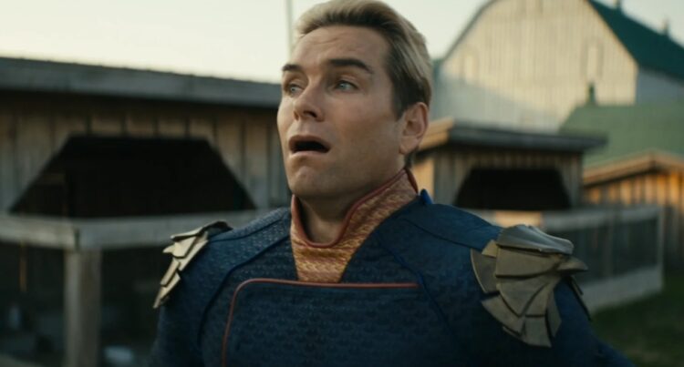 Расслабьте тело. При тревоге важно расслабить тело. Кадр из сериала «Пацаны». Фото.