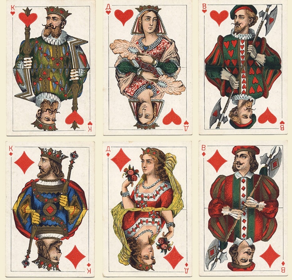 Дешевые глазетные игральные карты. Источник изображения: russcards.com. Фото.