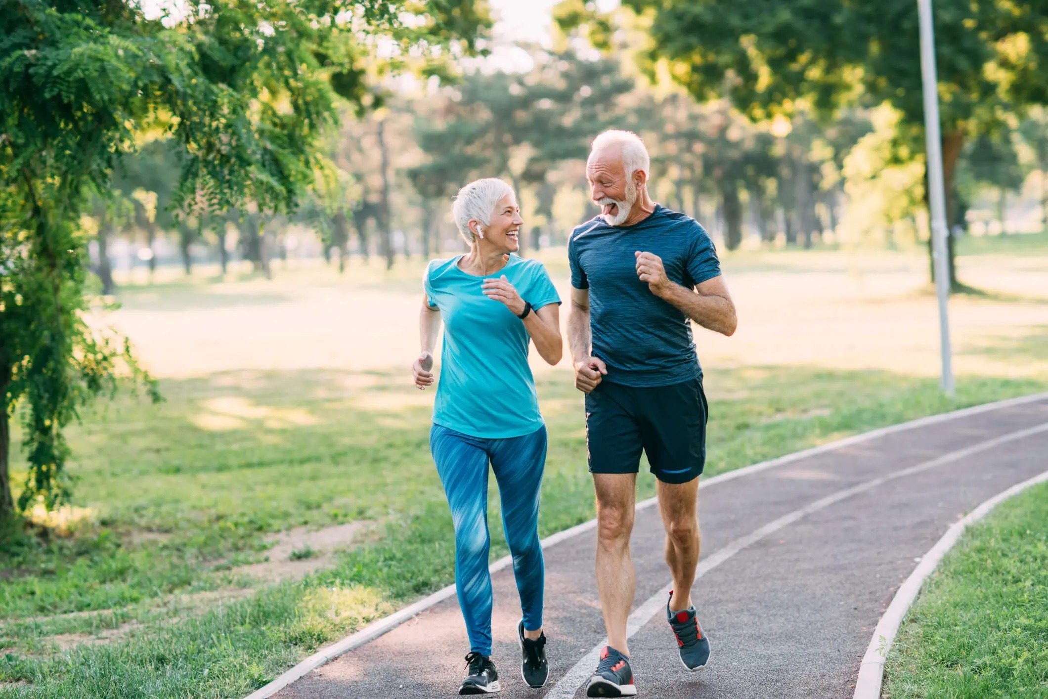 В районе 44 и 60 лет учёные увидели две волны биомолекулярных изменений, которые часто связаны с ростом рисков возрастных болезней, но сами по себе не означают мгновенное ухудшение самочувствия. Источник изображения: bethesdahealth.org. Фото.