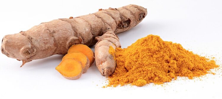 Как подделывают куркуму. Корневище куркумы, стертое в порошок. Источник изображения: wikimedia.org. Фото.