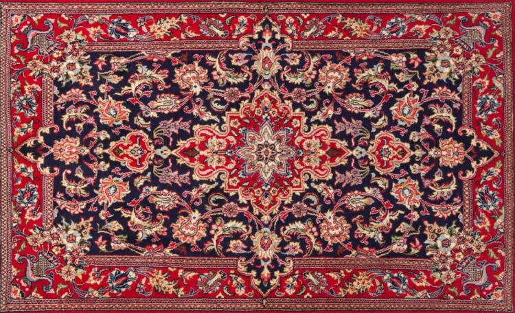 Уберите пылесборники. Возможно, уже пора избавиться от советского ковра. Источник изображения: drive2.ru. Фото.