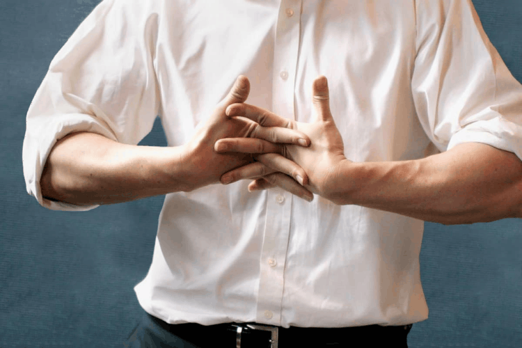 Хрустят суставы? Опасно ли это и почему не получается хрустнуть ещё раз. Хрустят суставы? Вот что на самом деле щёлкает внутри вас. Источник изображения: business-key.com. Фото.