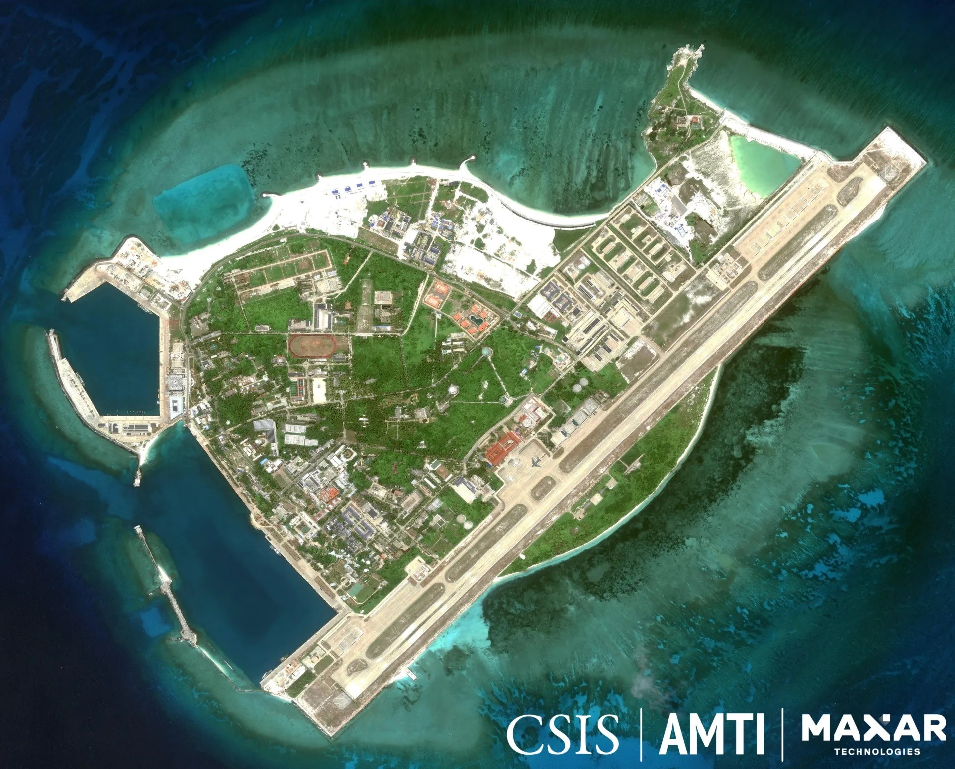 Сколько искусственных островов построил Китай и зачем они ему. о. Вуди (Yongxing Dao) — один из Парасельских островов в Южно-Китайском море, более обжитой остров с аэродромом и инфраструктурой. 16.8330, 112.3330. Источник изображения: amti.csis.org. Фото.