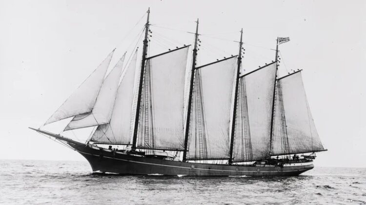 Губернатор Парр (Governor Parr). Четырёхмачтовая шхуна для перевозки грузов «Губернатор Парр». Источник изображения: slashgear.com. Фото.