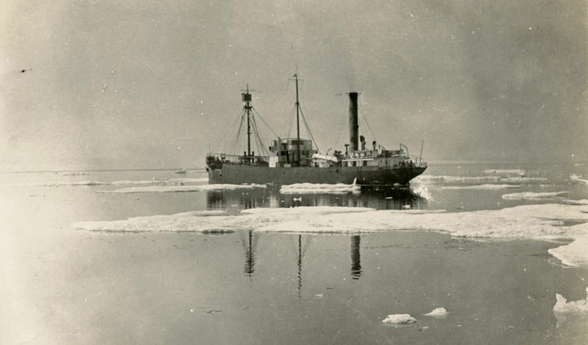 Байчимо (Baychimo). Пароход «Байчимо» был специально спроектирован для плавания в северных широтах. Источник изображения: politinform.su. Фото.