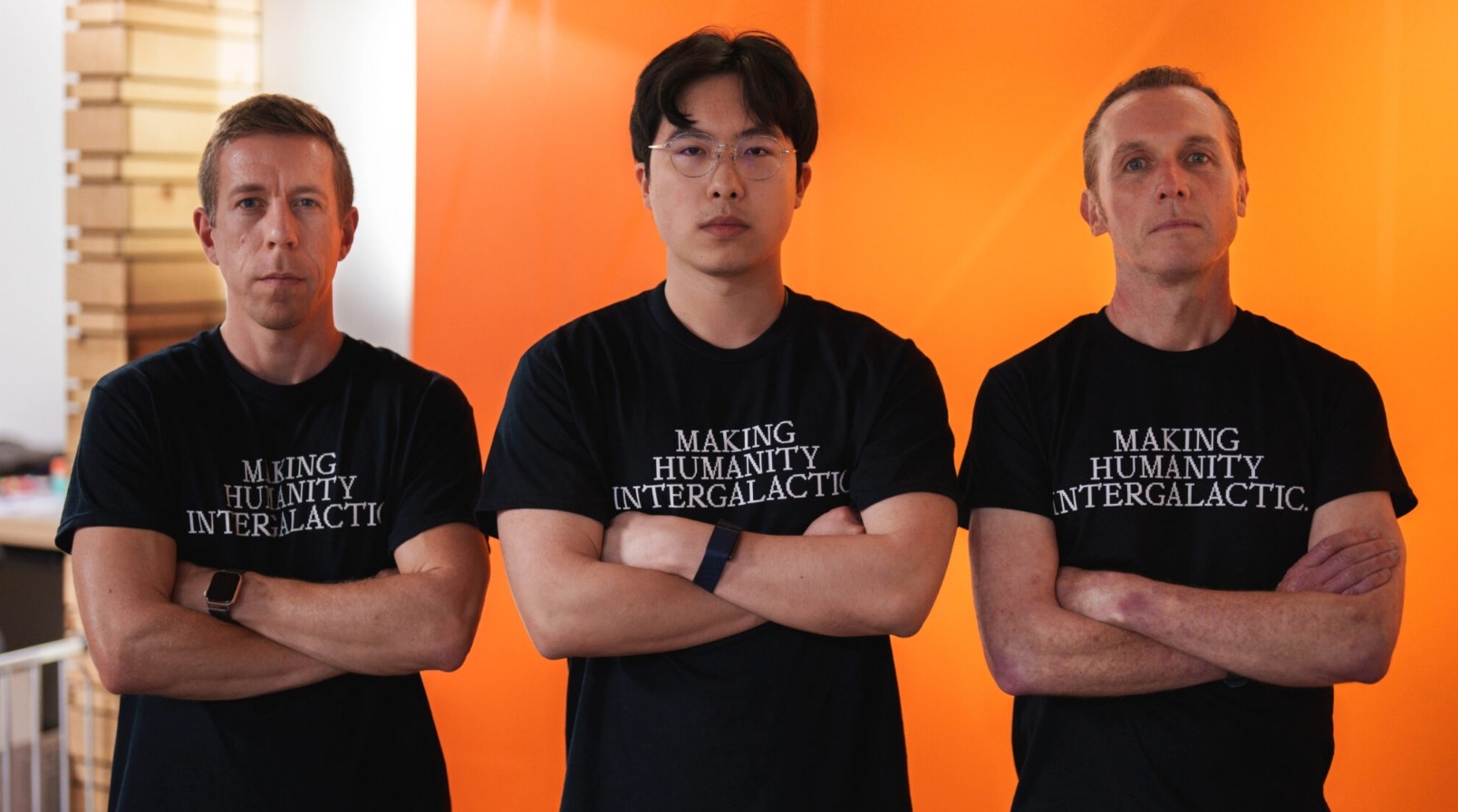 Команда GRU Space, Скайлар Чан посередине. Источник изображения: gru.space. Фото.