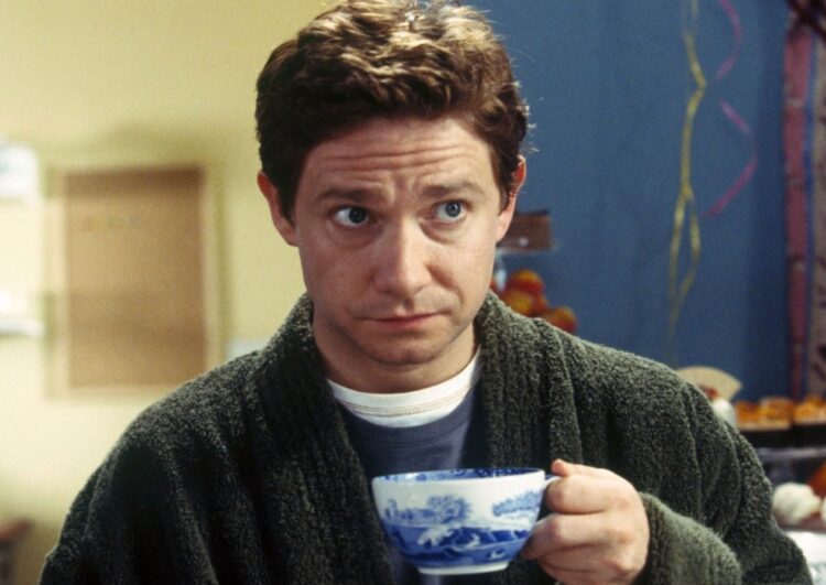 Почему чай в пакетике вкуснее, чем листовой? В некоторых странах пакетированный чай специально делают крепче, потому что его чаще пьют с молоком. Кадр из фильма «Автостопом по галактике». Фото.