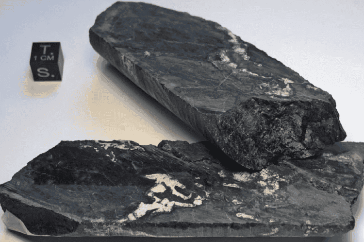 Как появился ядерный реактор в естественно среде. Количество изотопов в урановой руде всегда одинаковое, но иногда бывают исключения, как, например, в месторождениях Габона. Изображение: Newatlas. Фото.