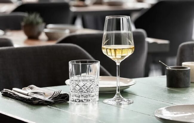 Как обычное стекло может хранить данные 10 000 лет. Технология уже реальна. Фото.