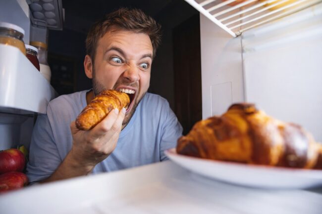 Почему ужин за 3 часа до сна спасает сердце: научный факт, который меняет все. Фото.