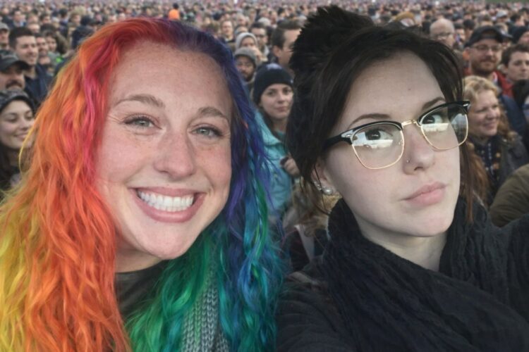 Кроме интровертов и экстравертов есть отроверты. Кто это? Помимо экстравертов и интровертов, в мире существуют отроверты. Фото.