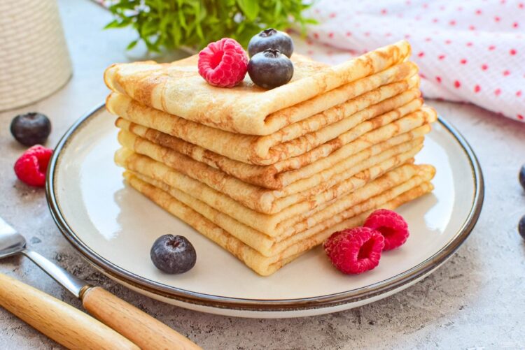 Как сделать блины полезнее. Рецепт блином можно менять по своему вкусу. Источник изображения: povar.ru. Фото.