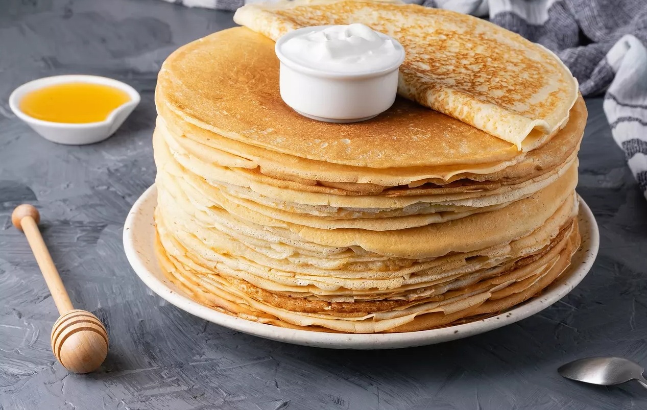 Всегда важно понимать, что блины могут быть тяжелыми для пищеварения. Источник изображения: moslenta.ru. Фото.