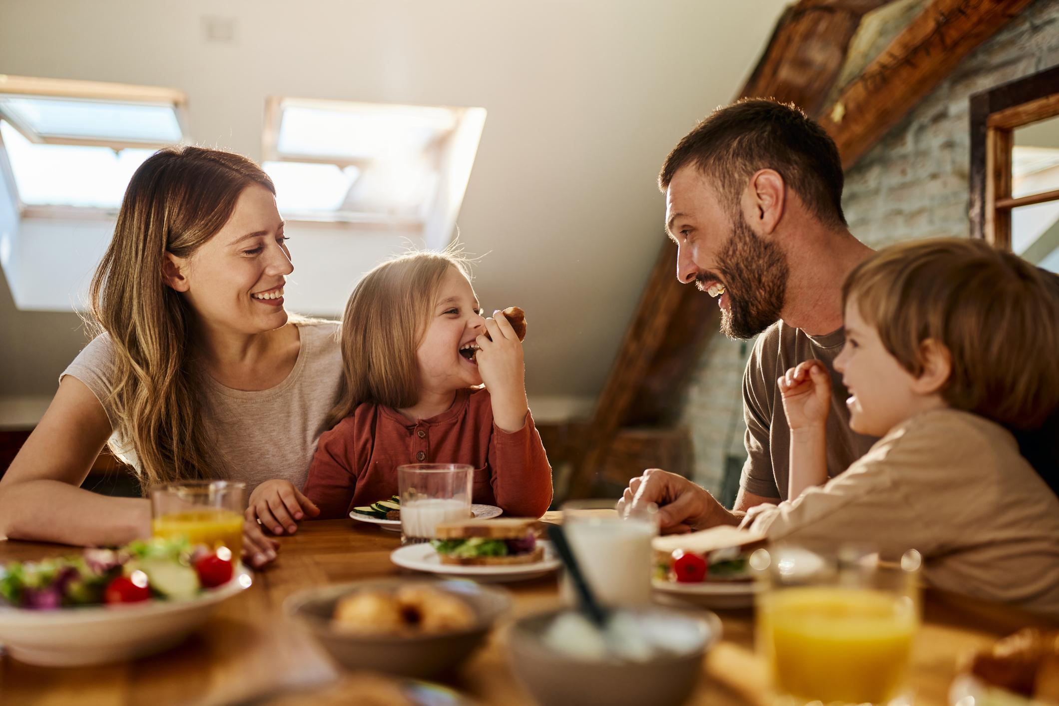 Agreements about food and family budget. If spouses have clarified their culinary preferences with each other and reached an agreement, this is a sign of harmonious relationships. Image source: parents.ru. Photo.
