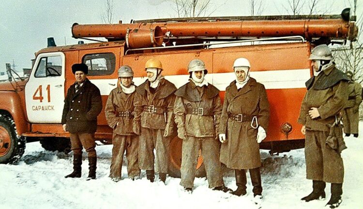 Пожарная безопасность. Советские пожарники. Источник изображения: drive2.ru. Фото.