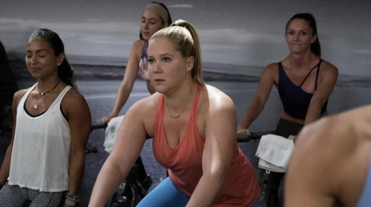 Теплая вода помогает похудеть? Стакан теплой воды перед едой помогает не есть лишнего. Кадр из фильма «Красотка на всю голову». Фото.