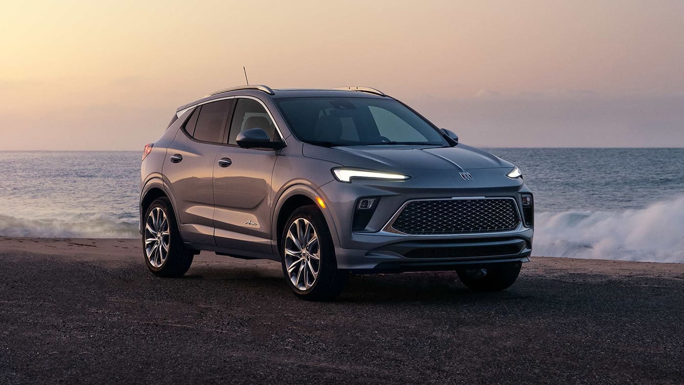 12 автомобилей, которые чаще всего оказываются тесными для высоких водителей. Buick Encore GX — удобство зависит от пропорций тела. Источник изображения: buick.dealerleads.com. Фото.