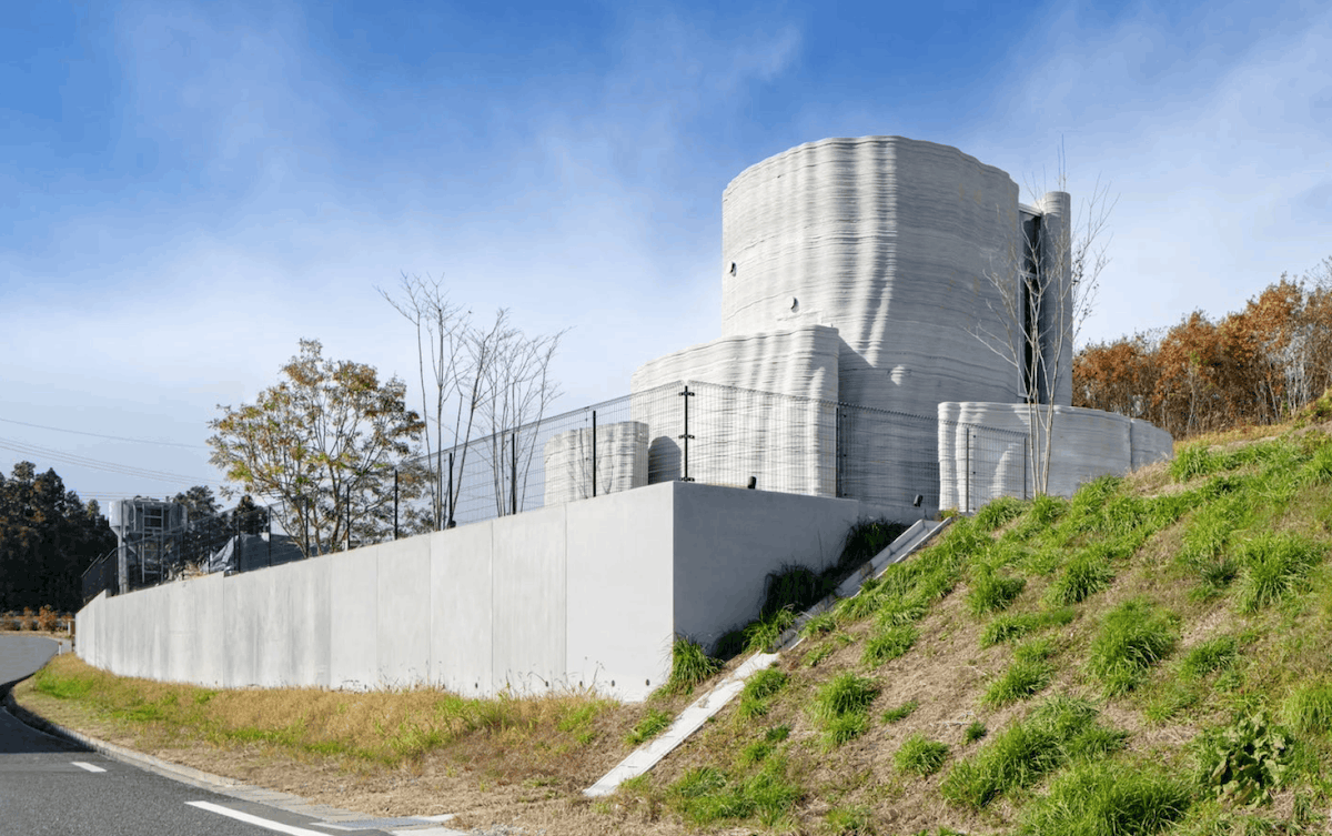 Как в Японии напечатали двухэтажный дом на 3D-принтере. В нем можно жить