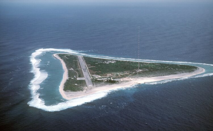 Где находится остров Минамитори. Остров Минамитори с высоты птичьего полета. Источник изображения: wikipedia.org. Фото.