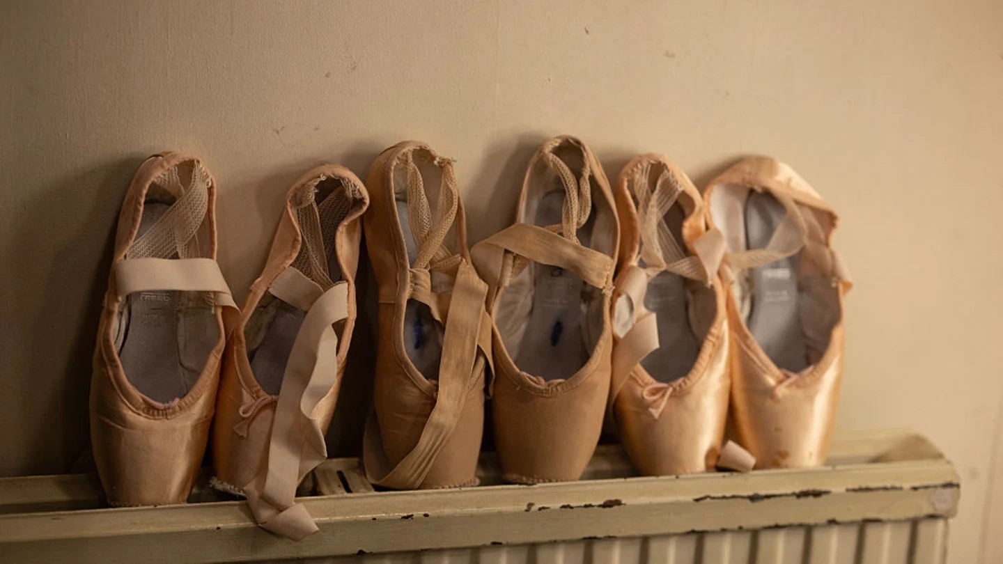 Поклонники русского балета пили шампанское из пуантов своих любимых танцовщиц. Источник изображения: mentalfloss.com. Фото.