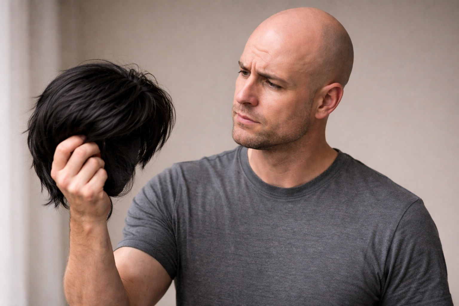 Благодаря китайским ученым, лысым людям не нужно будет пересаживать волосы. Фото.