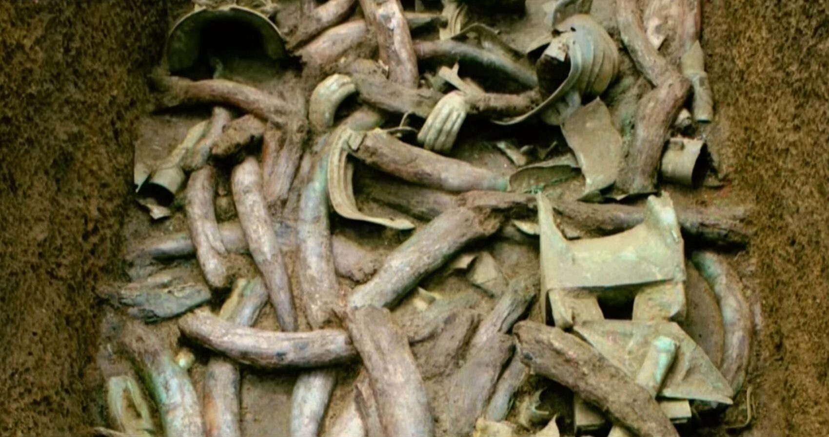 Жертвенная яма. Скриншот из видео про артефакты и раскопки. Источник: sciencealert.com. Фото.