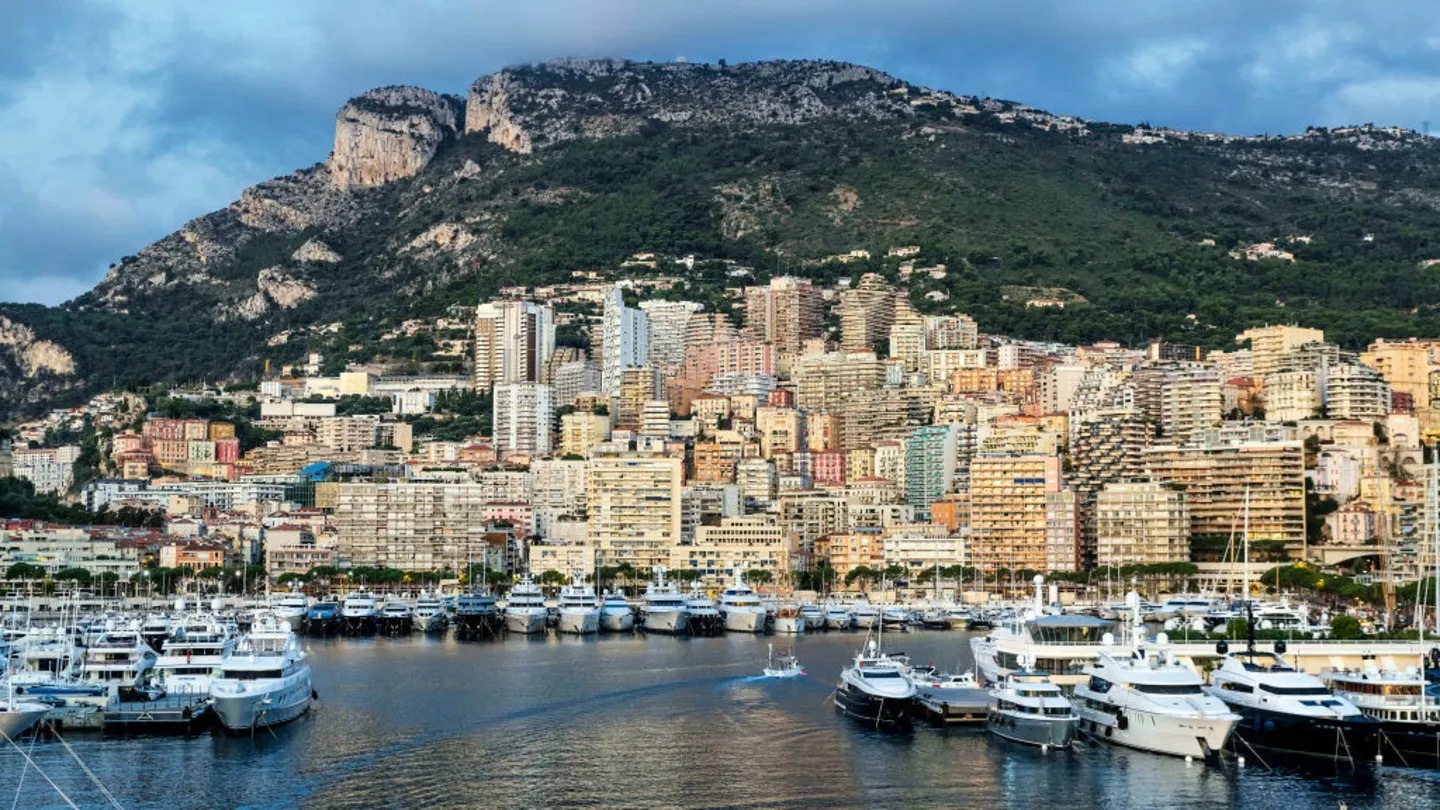 Монако, яхты в порту Эркюль (или Геркулес). Фото.